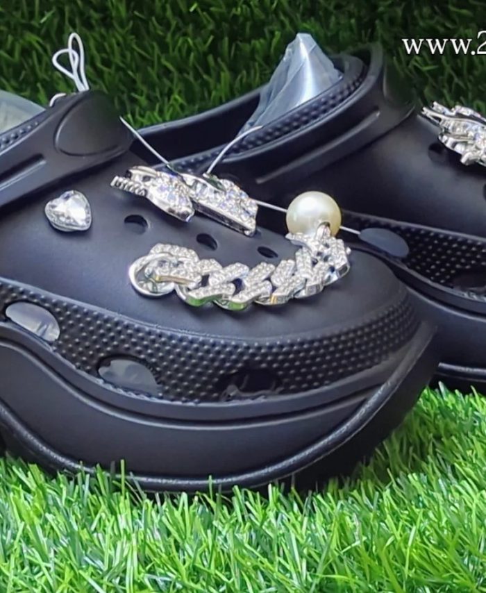 All-Day Black Lightweight Women's Clogs